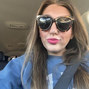 Meet your Posher, Shelby